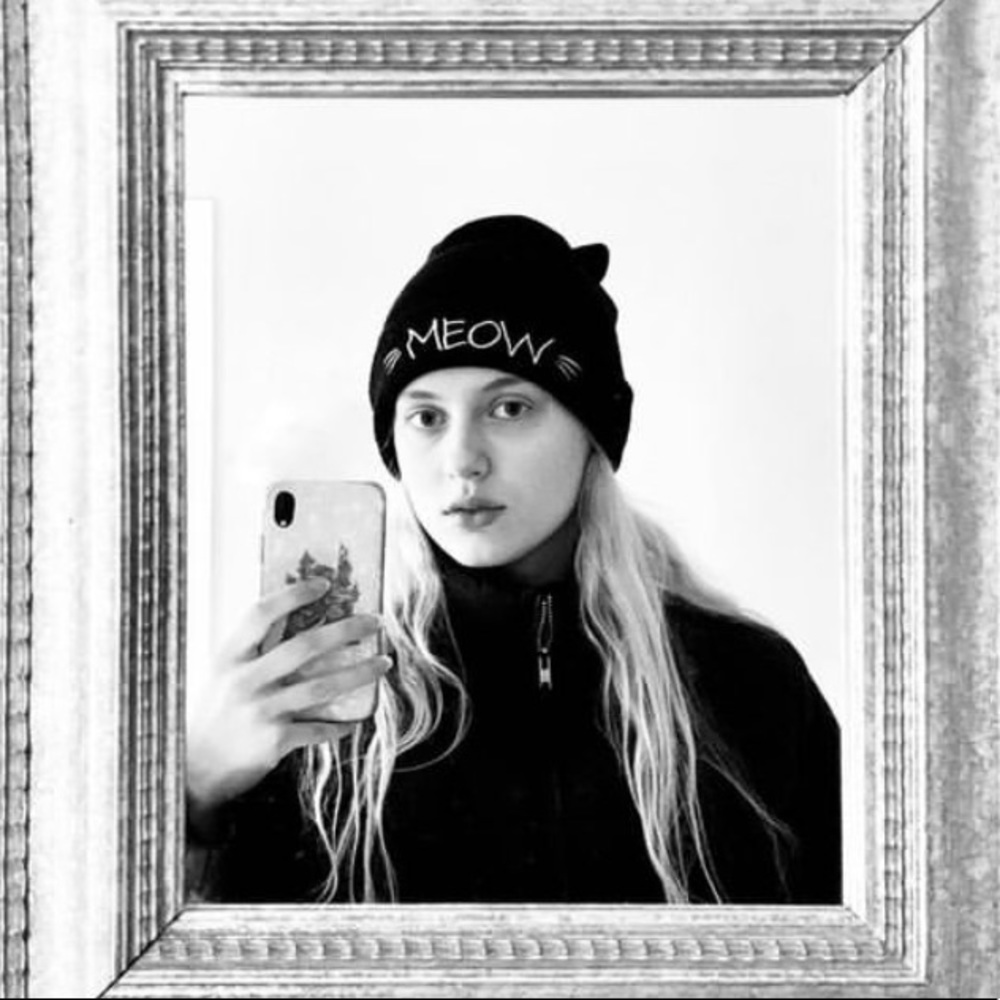 Meet your Posher, Chloe